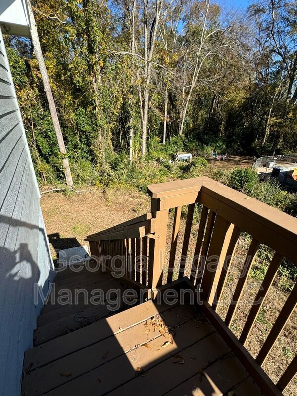 Building Photo - 724 Belmont St