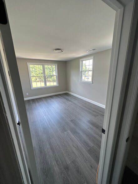 Building Photo - 1677 Bluebird Dr