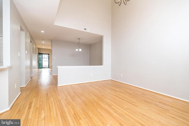 Building Photo - 5128 Barness Ct