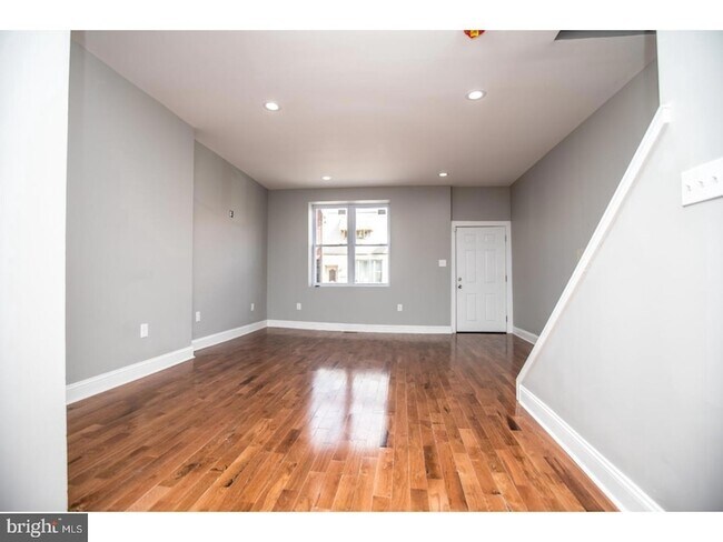 Building Photo - 1512 S 18th St