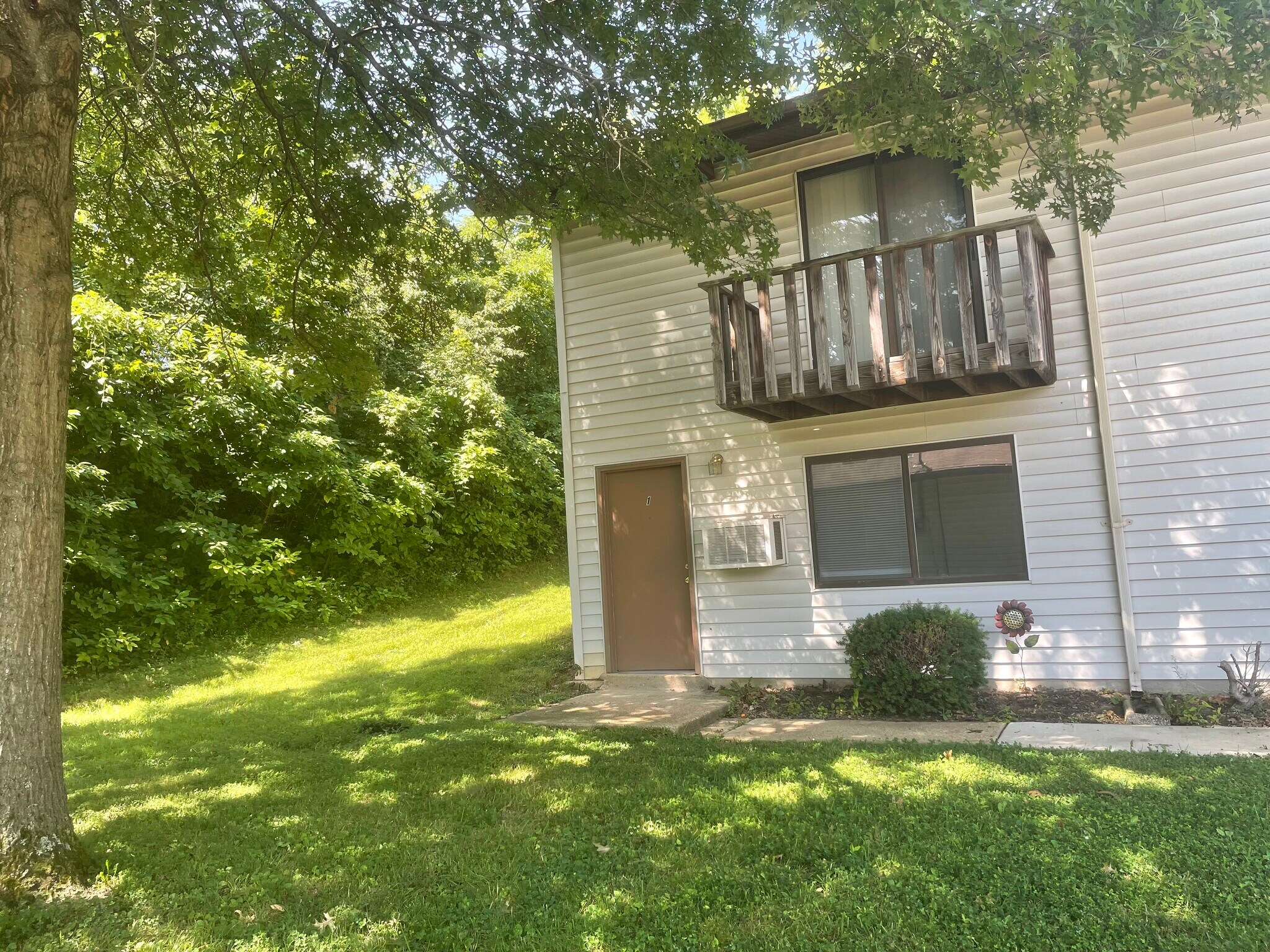 Building Photo - 398 Pinetree Ridge Ln