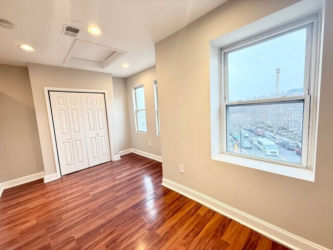 Building Photo - 543 Florida Ave NW