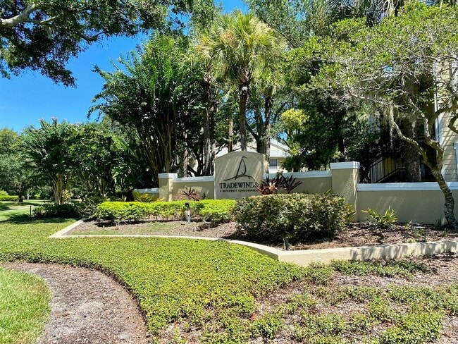 Building Photo - 1023 S Hiawassee Rd