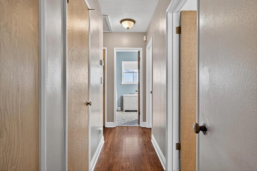 Building Photo - 2924 W 136th St