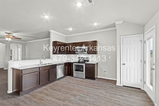 Building Photo - Beautiful new build home!
