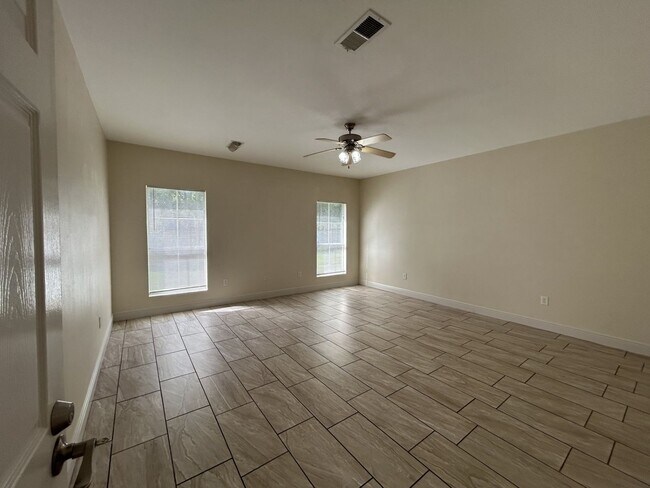Building Photo - 23983 Terrace Ave