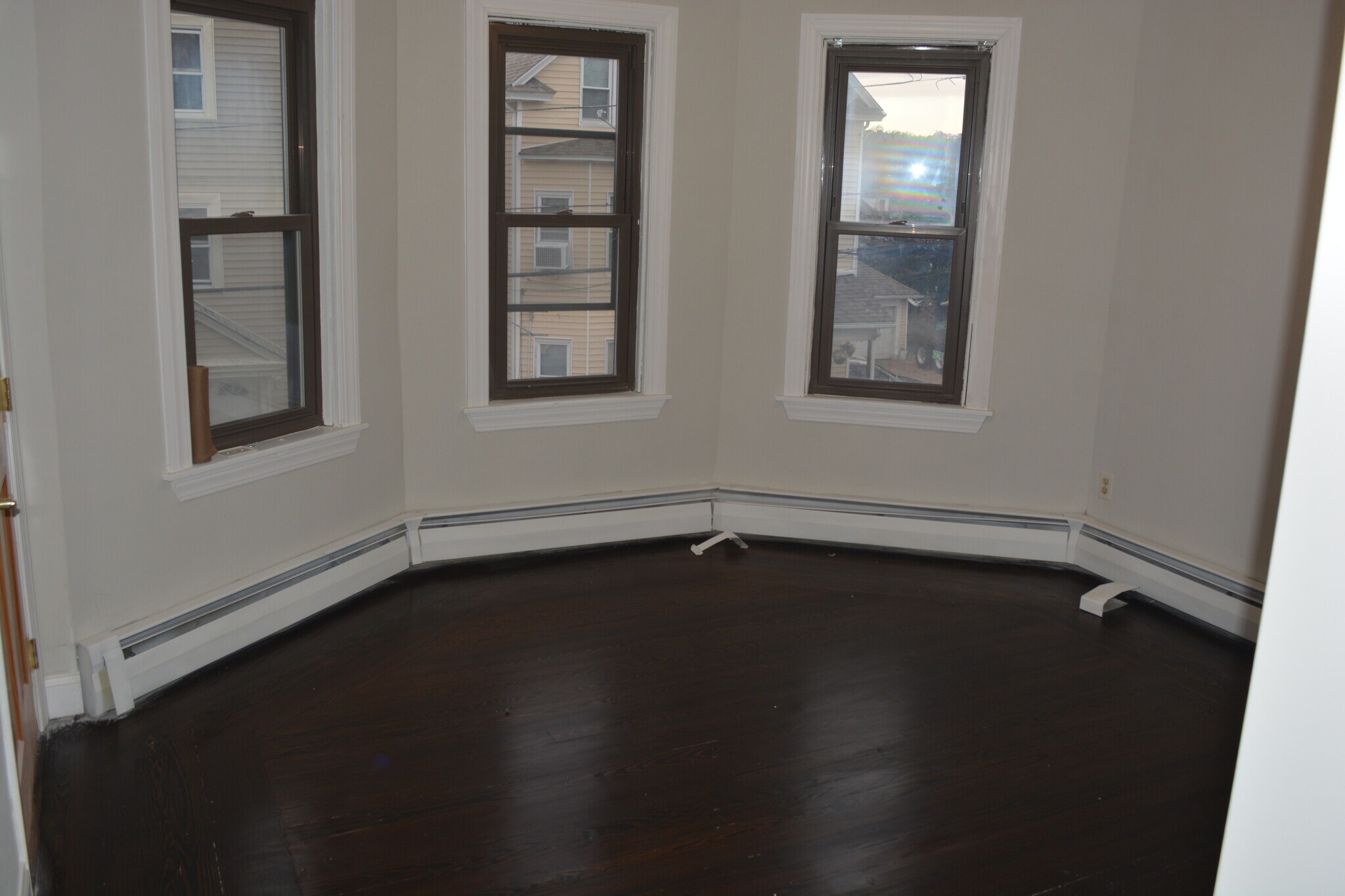 Building Photo - 49 Lynch St