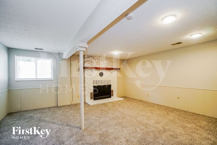 Building Photo - 627 Presidential Way