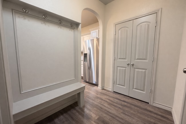 Building Photo - Natural Light Meets Modern Comfort | 3/2 In North Lubbock