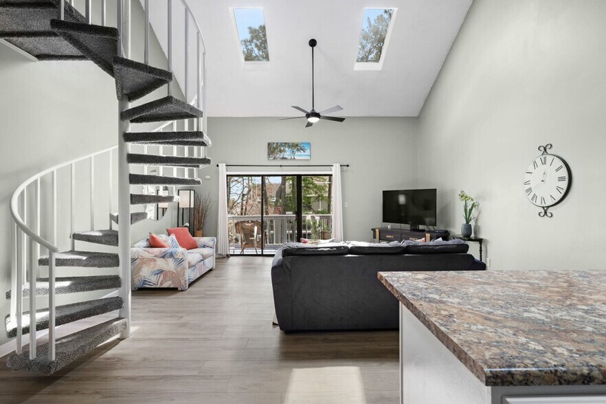 Building Photo - 1890E Auburn Ln