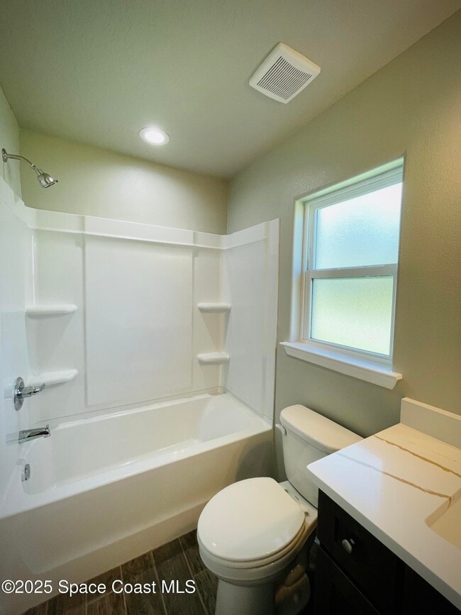 Building Photo - 1101 San Filippo Dr SE