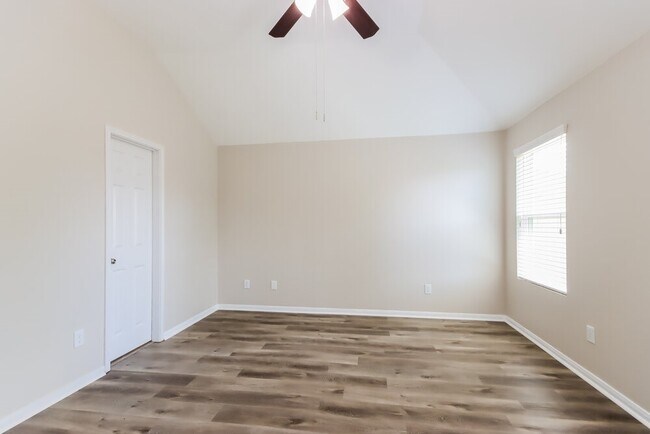 Building Photo - 16779 Warbler Dr