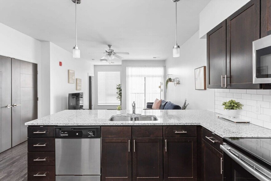 Building Photo - 8510 Westfield Blvd