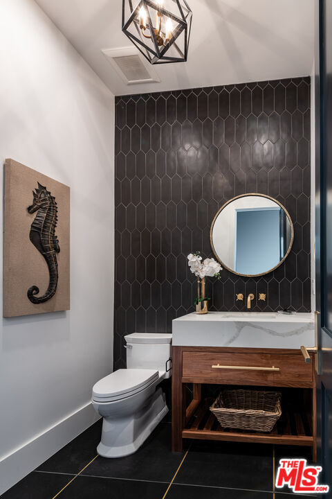 Building Photo - 12561 Westminster Ave