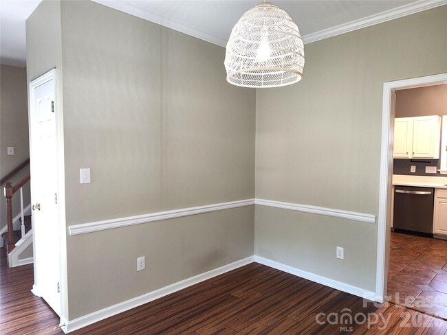 Building Photo - 9405 Mitchell Glen Dr