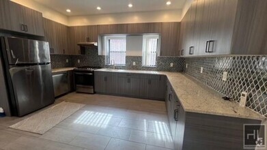 Building Photo - 4 bedroom in BROOKLYN NY 11210