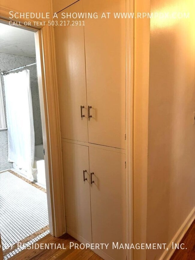 Building Photo - 1938 SW Edgewood Rd