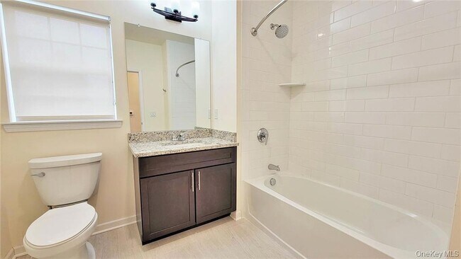 Building Photo - 260 W Main St