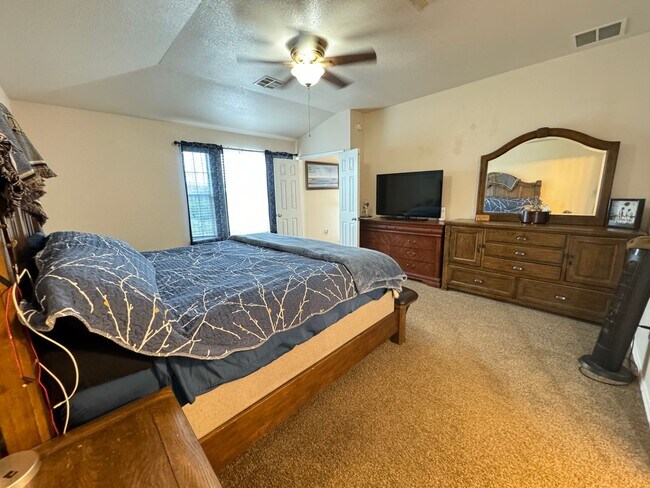 Building Photo - 4-Bedroom House for Rent in Killeen