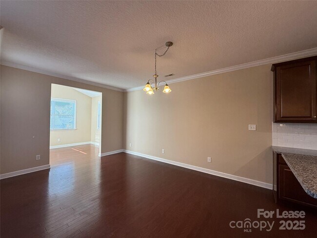 Building Photo - 109 Community Park Ln