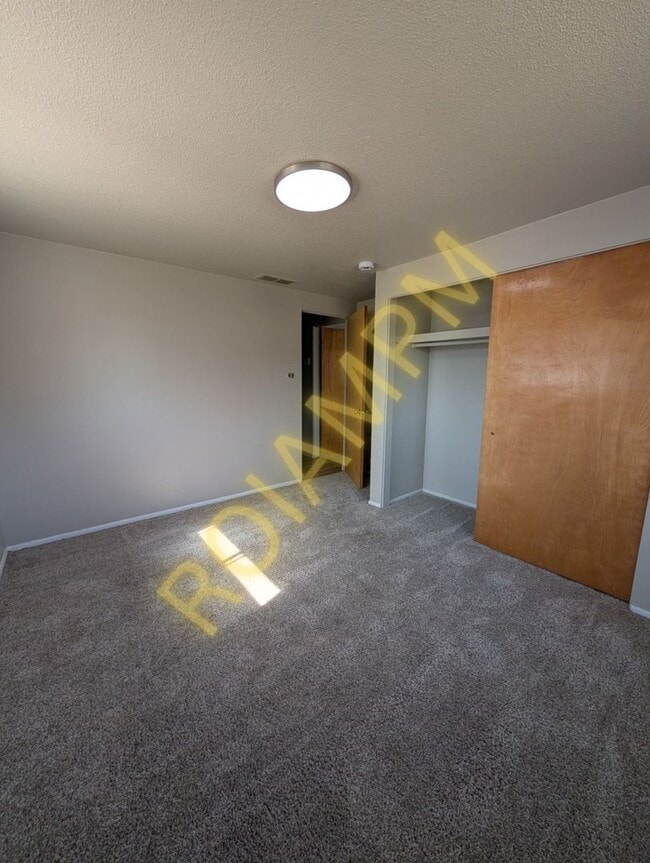 Building Photo - Spacious 4-Bedroom Home in Prime Twin Fall...