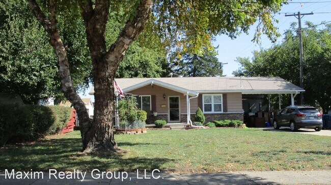 Building Photo - 2 br, 2 bath House - 2205 Madison St.