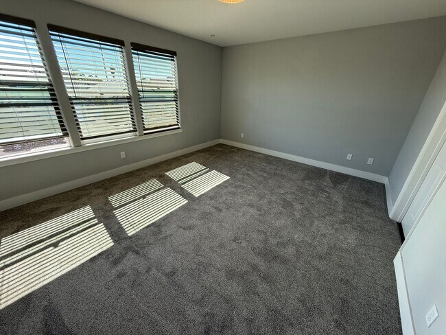 Building Photo - NEW PHOTOS! Two-level home located in Coff...
