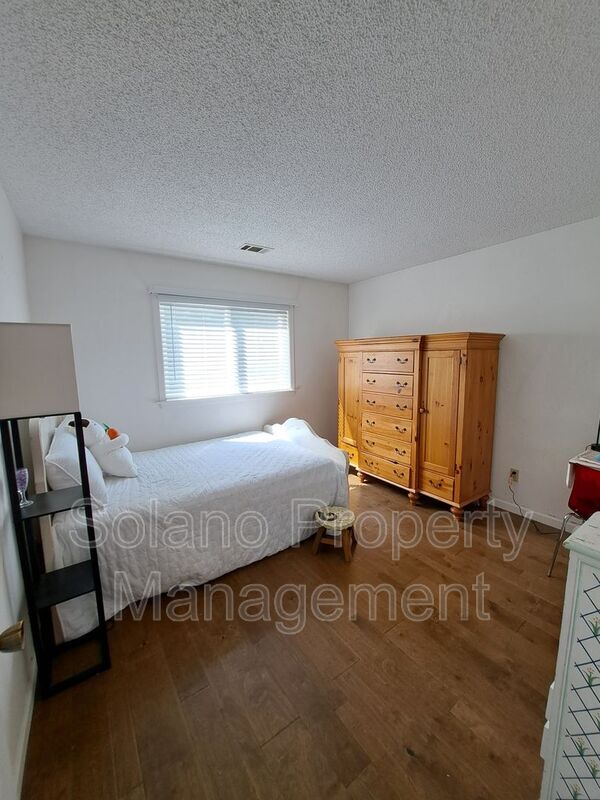 Building Photo - 110 Wayne Ct