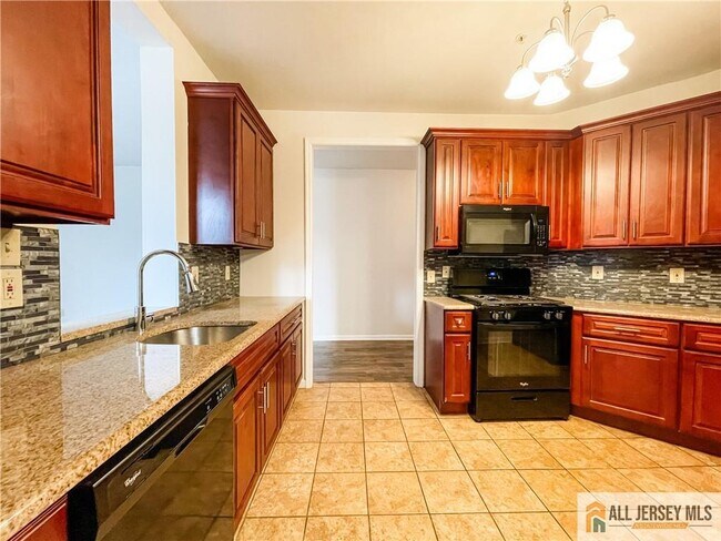 Building Photo - 105 Regency Pl