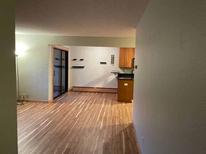 Hallway - 2530 1st Ave S