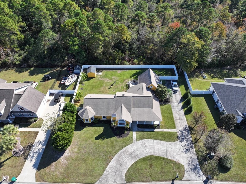 Building Photo - 2409 Hunters Trl