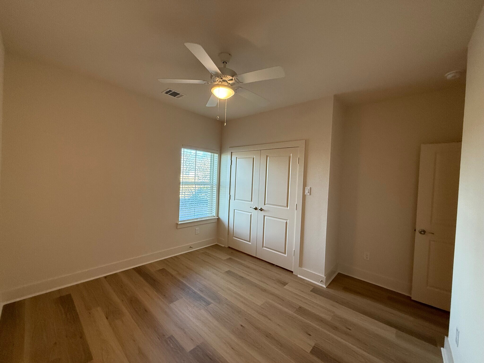 Building Photo - 207 Railroad Ave