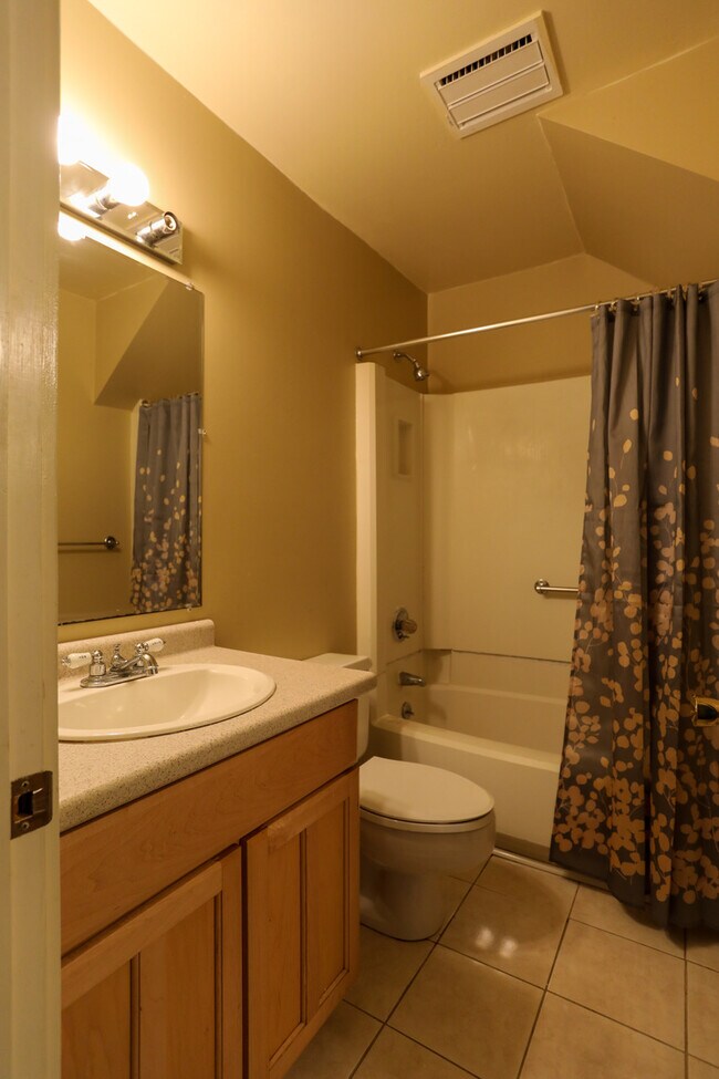 Building Photo - 111 Brook Hollow