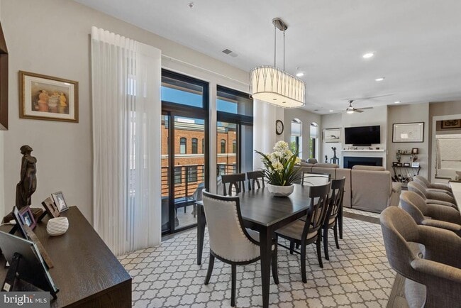 Building Photo - 5 Stationmaster St SE