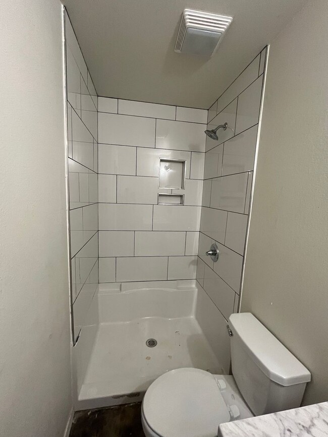 Building Photo - 11700 La Estrada Dr