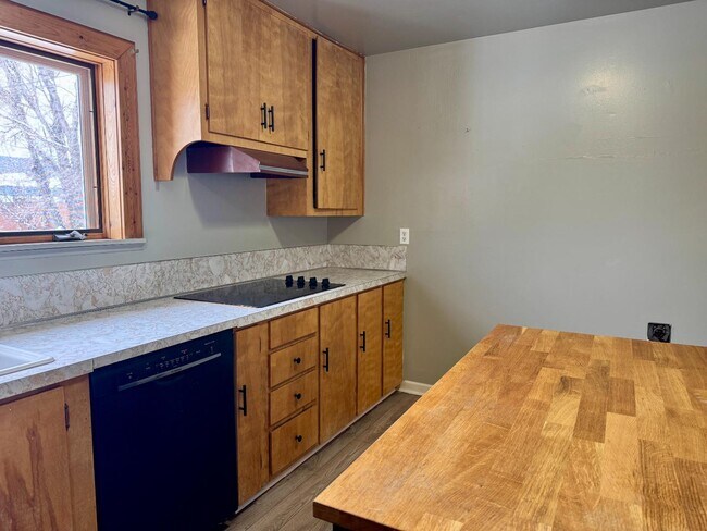 Building Photo - 280 Byers Ave
