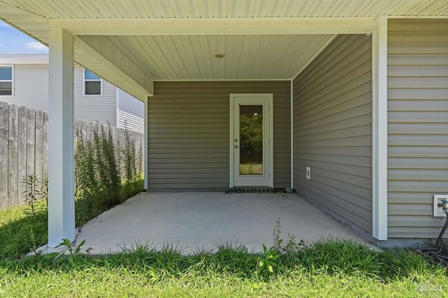 Building Photo - 5367 Peach Dr