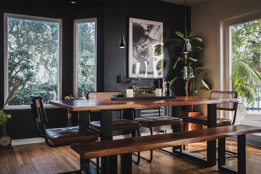 Building Photo - 2050 Cyprean Dr