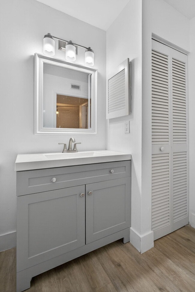 Building Photo - 9746 Nickels Blvd