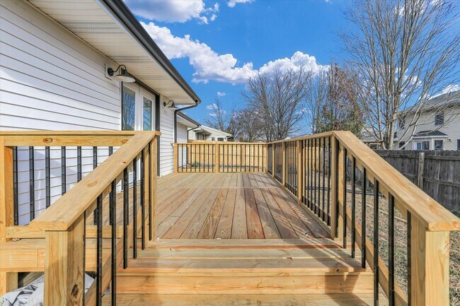 Building Photo - 4011 Danbury Dr