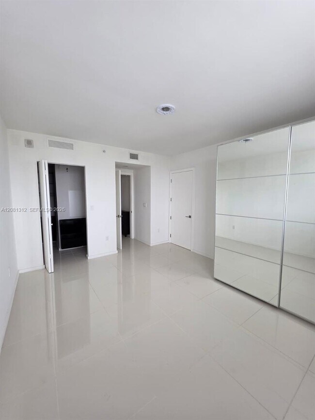 Building Photo - 5300 Paseo Blvd
