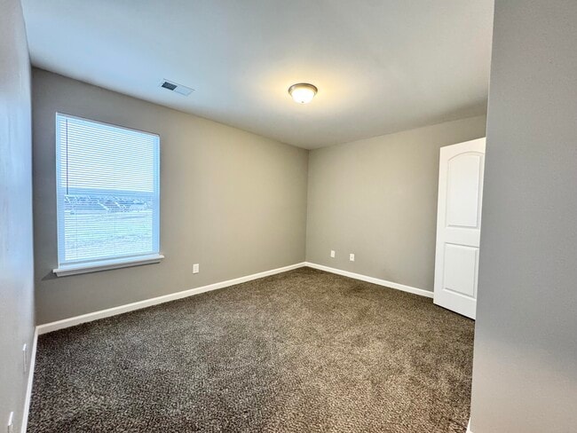 Building Photo - 127 Landry Ln