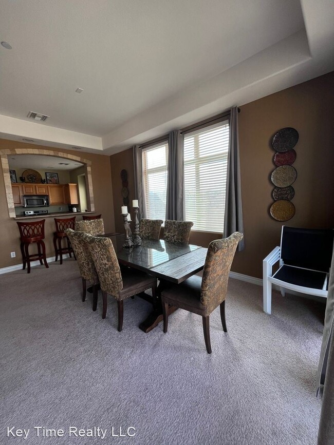 Building Photo - 3 br, 3 bath House - 3575 McCormick Blvd D201