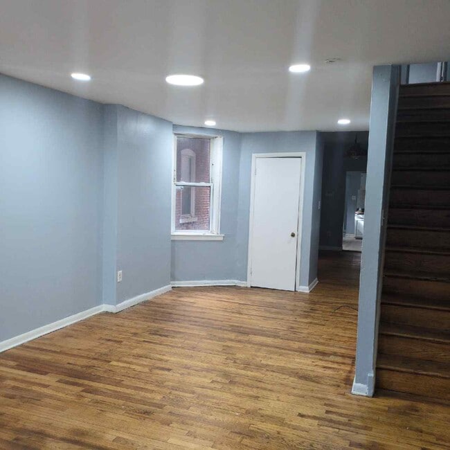 Primary Photo - 1621 W 4th St