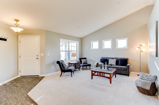 Building Photo - 12331 Pineridge Way N