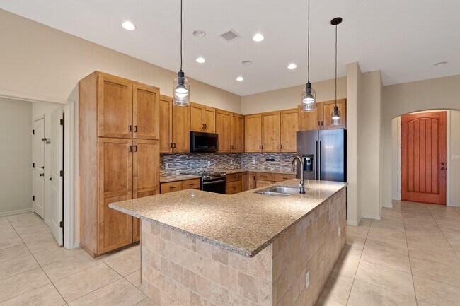 Building Photo - 1981 Sunview Ct