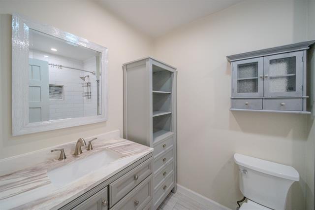 Building Photo - 2513 Belhaven Dr