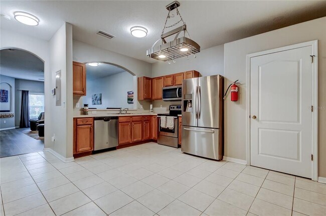 Building Photo - 1138 Hillhurst Dr