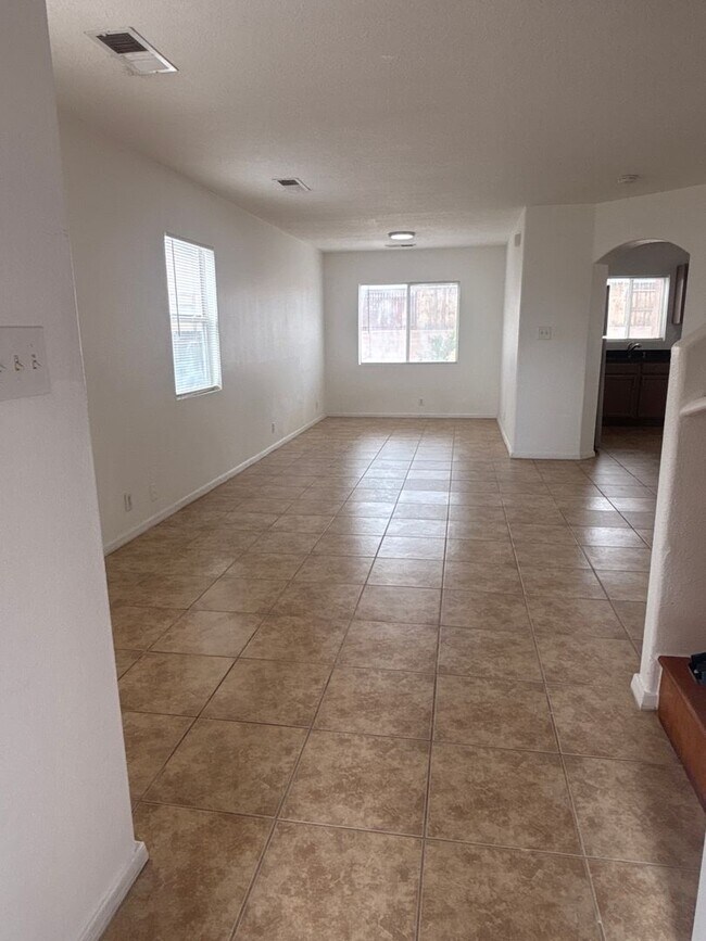 Building Photo - 4729 Chesapeake Pl NE