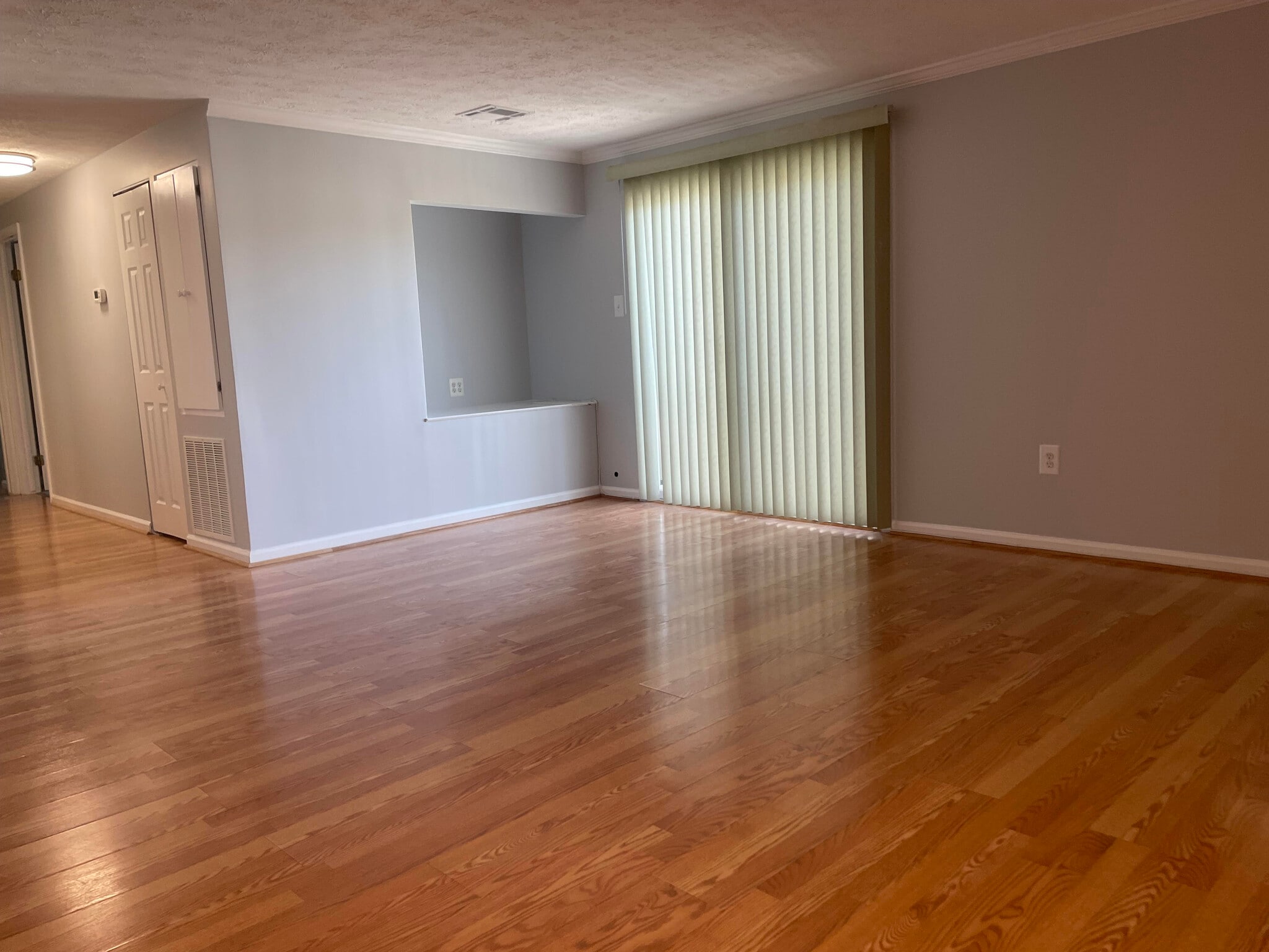 Living Room - 804 Stratford Way
